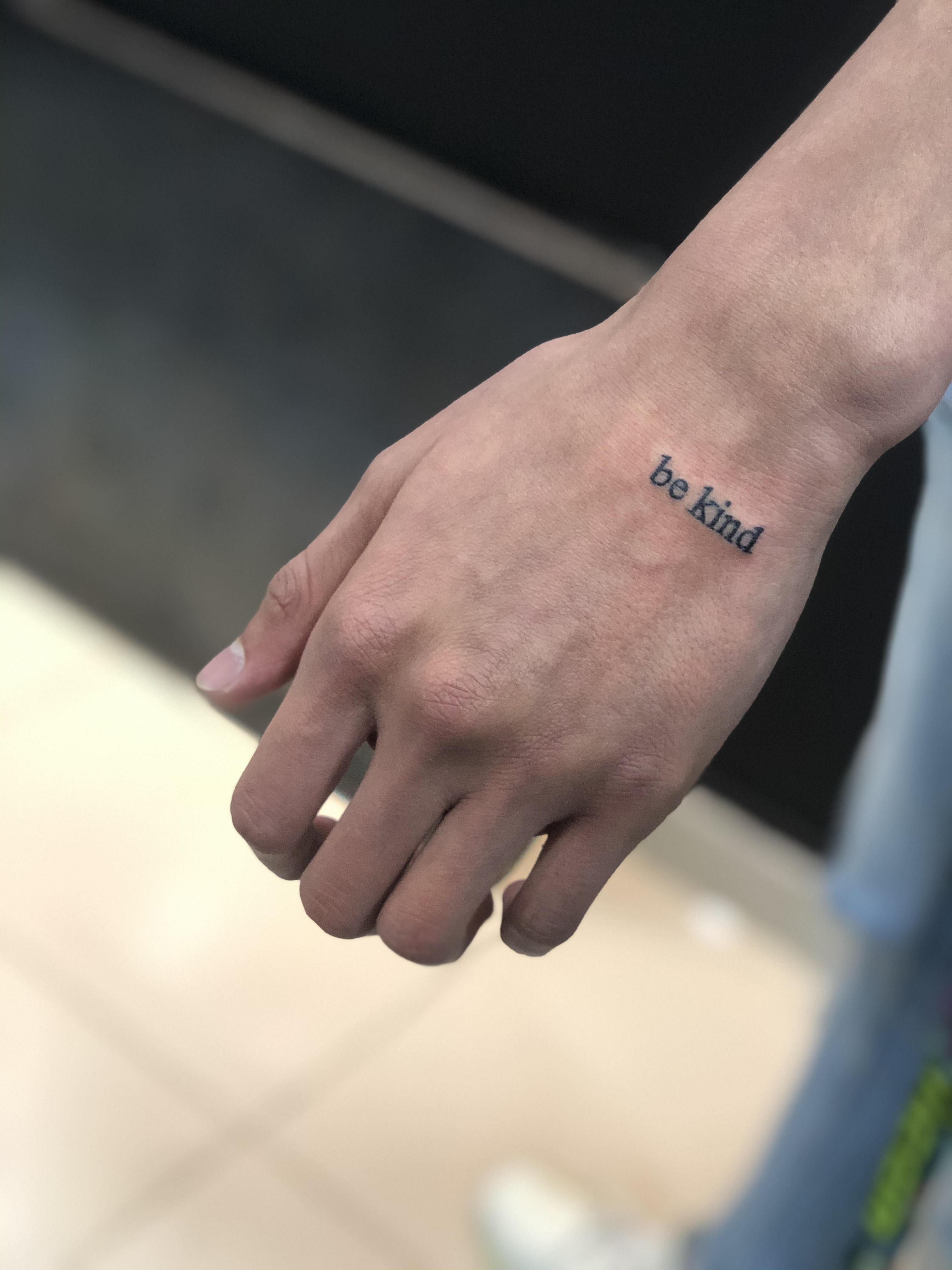 Tatuajes línea fina Bogotá — 222 Tattoo Studio